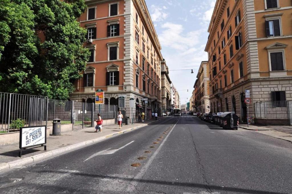 Flatinrome Termini 2 Grande Appartamento Luminoso In Centro Luaran gambar